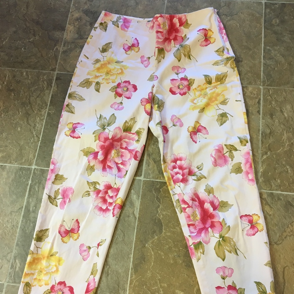 Real Clothes Saks 5th Classy Capris Size 10 FUN!!